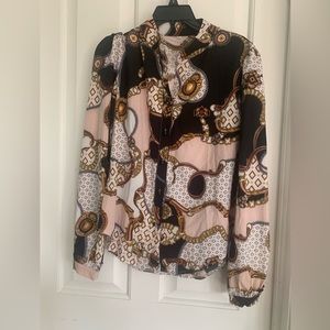 Large size women blouse. Very soft material. Comes with black pants